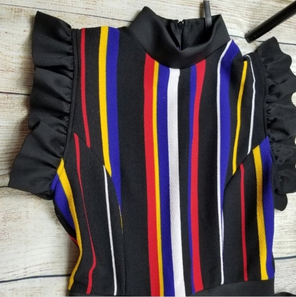 Stripped Ruffle Edge Romper - Picture 4 of 6